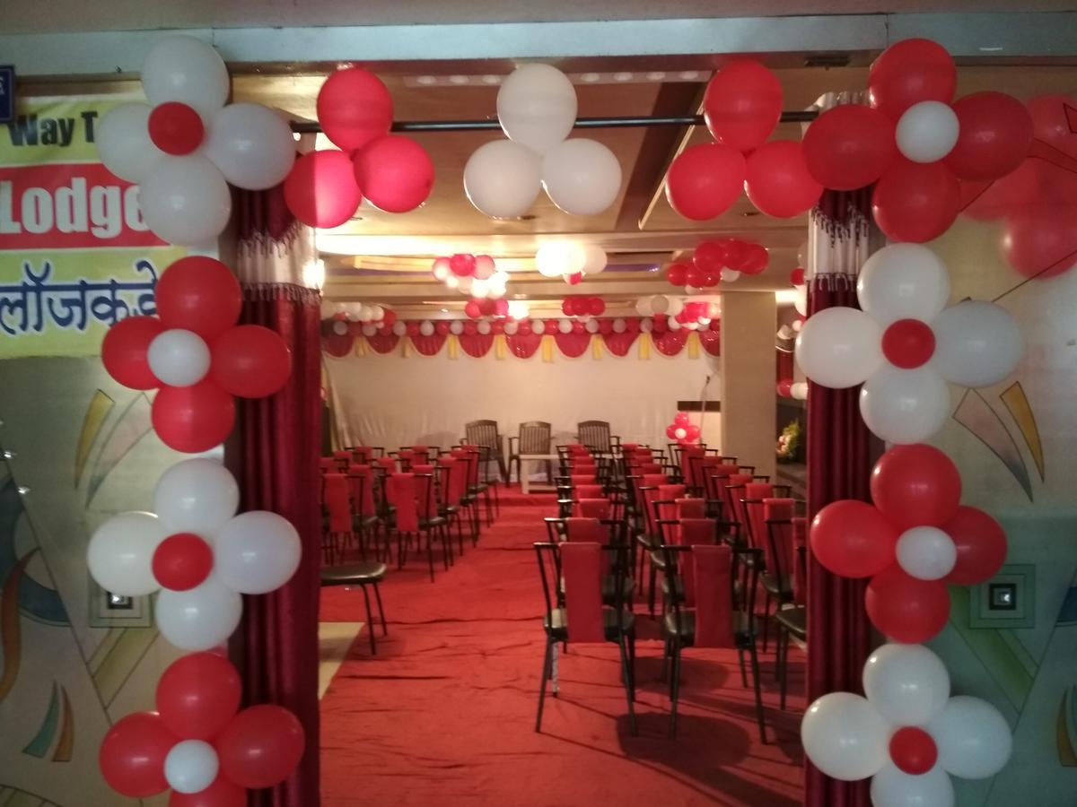 Hotel Kesari Nandan Lātūr Buitenkant foto